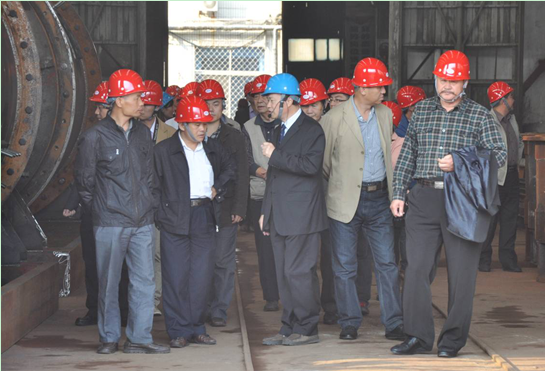 與會領(lǐng)導(dǎo)、專家參觀鑫海公司